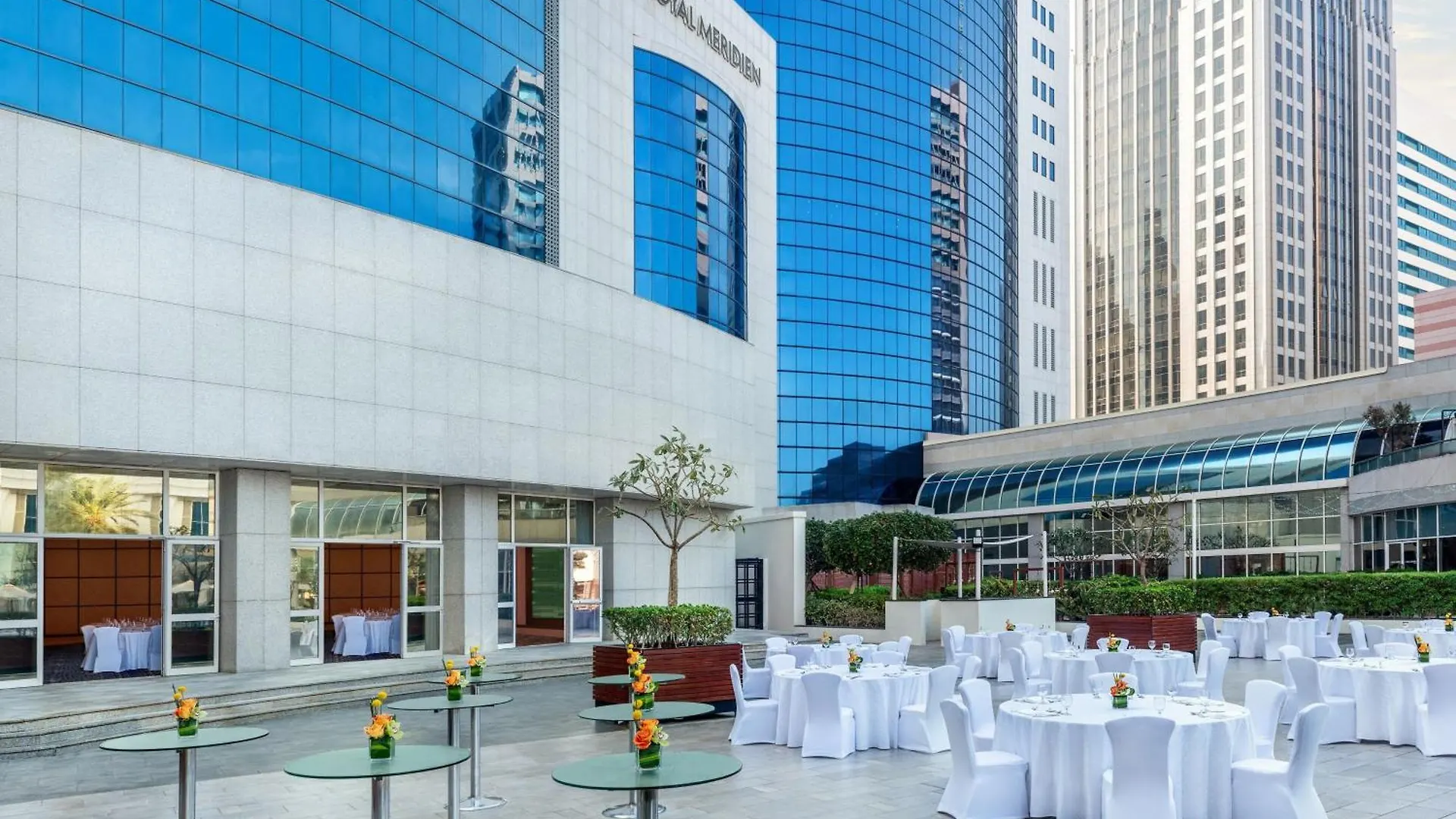 Le Royal Meridien Абу-Даби Отель