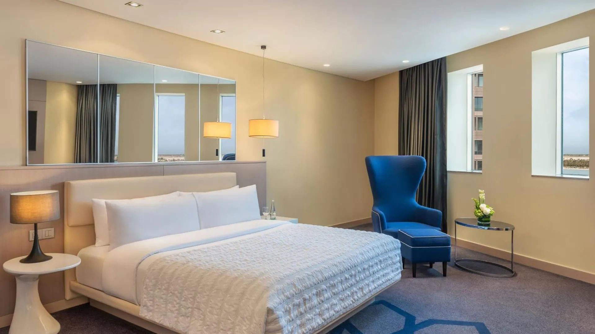 Le Royal Meridien Абу-Даби 5*,