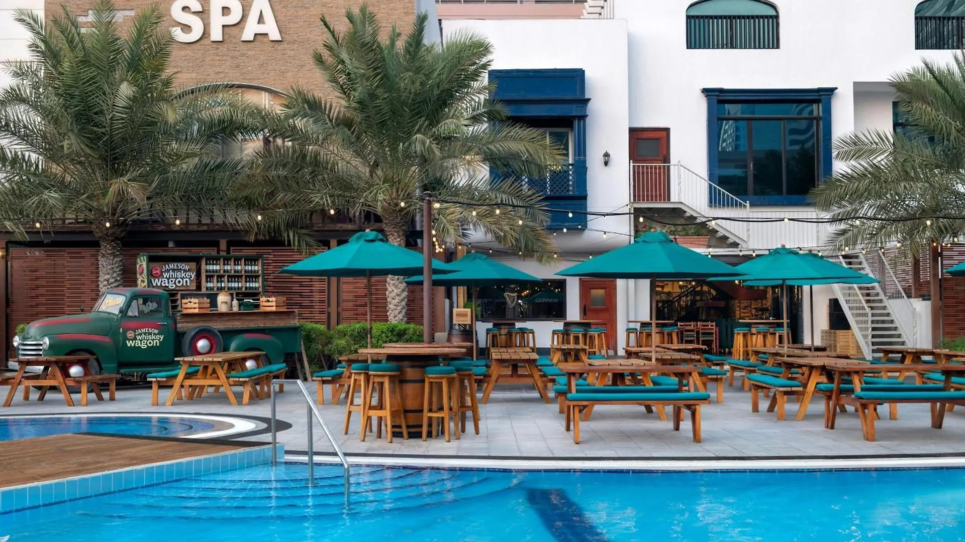 Отель Le Royal Meridien Абу-Даби