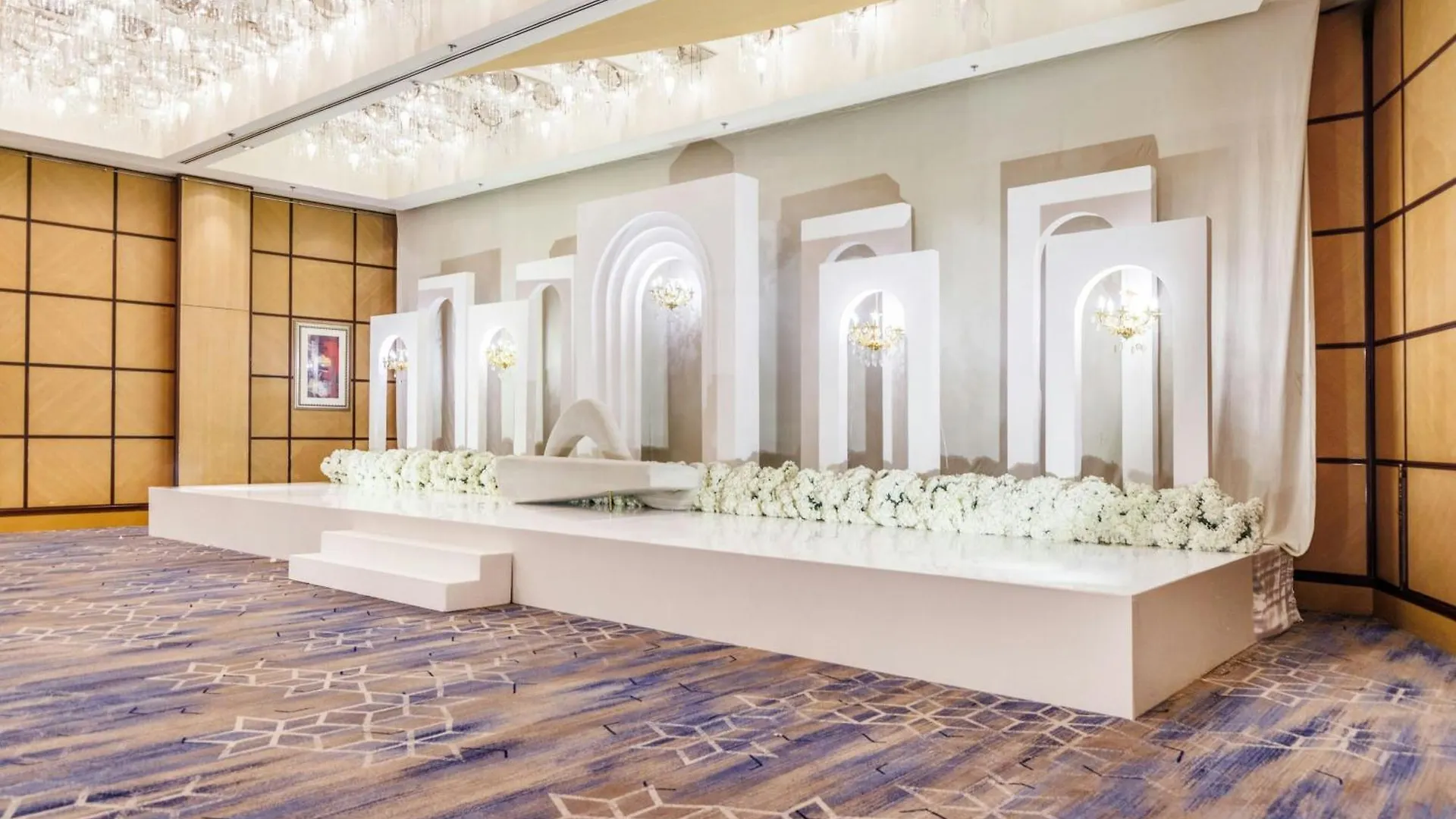 Le Royal Meridien Абу-Даби 5*,  ОАЭ